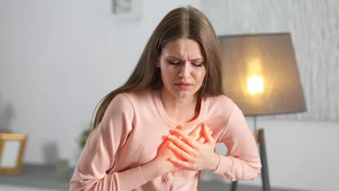 heart_attack_chest_pain_kardia_shutterstock_649269130